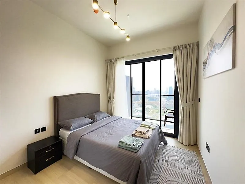Daire Luxurious New 1 Bedroom With Balcony And New Building Dubai